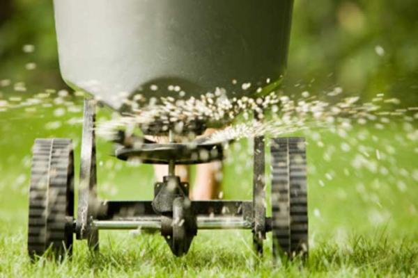 mechanical machine spreading pesticides and biocides