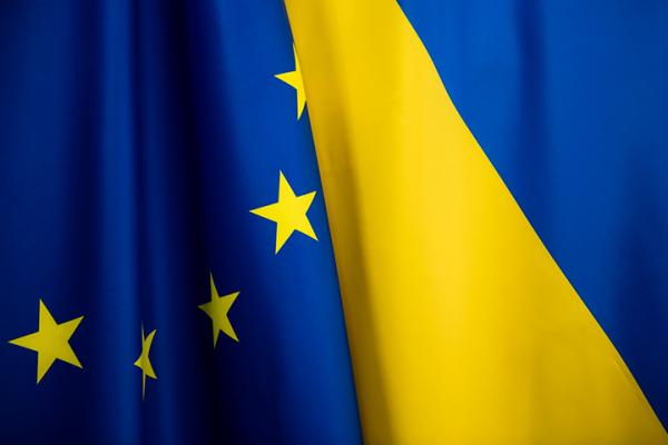 Flags EU - Ukraine.jpg